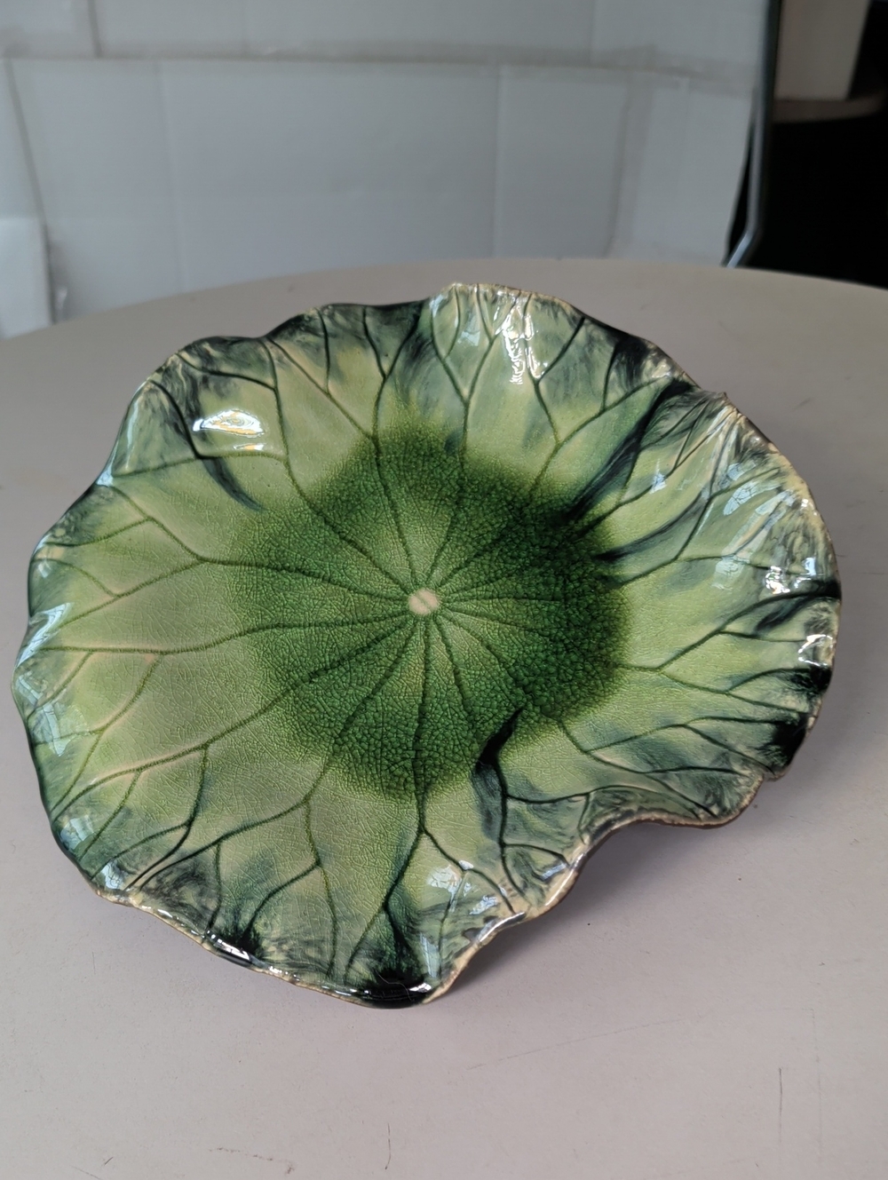 Global Views Green Lily Ceramic Leaf Plate W/ Dark Veining Details Decor Wall